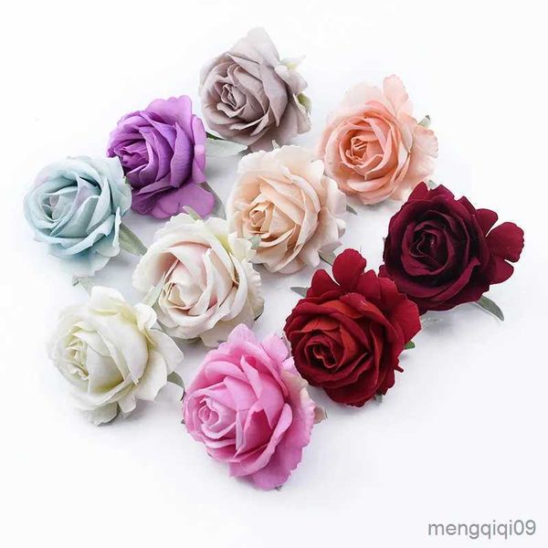 Decorazioni natalizie 100 pezzi Natale Matrimonio Ghirlanda decorativa Rose di seta Testa Fiori artificiali Accessori da sposa all'ingrosso Liquidazione Home Decor R230928