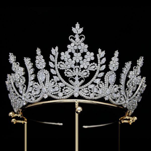 Diadema da sposa in cristallo per donne Corona in oro rosa Fascia per capelli della Regina reale Metallo Principessa Sposa Copricapo Quinceanera Compleanno Prom Spettacolo Costume di Halloween Cosplay