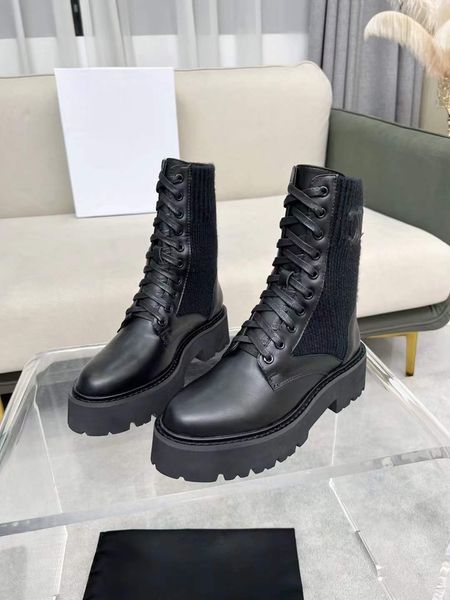 Modische, trendige Damen-Stiefeletten, Montezu-Plateau-Stiefel, Italien, zarter runder Kopf, schwarzes, mattes Leder, Gummi-Booty, Designer-Hochzeitsfeier, kurze Booties, Box EU 35–42