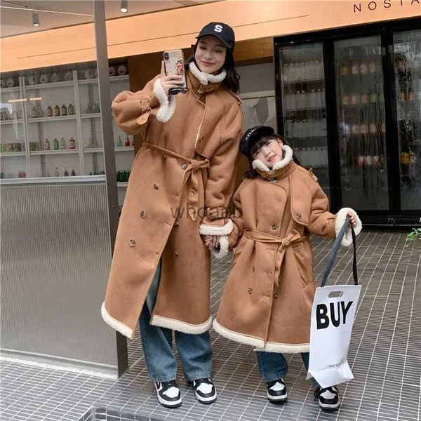 Familie passende Outfits Mutter Kind Winter lange Lammfellmäntel hochwertige Eltern-Kind-Outfits Hirschleder verdickte Oberbekleidung Jacken Mutter Sohn Tochter YQ230928