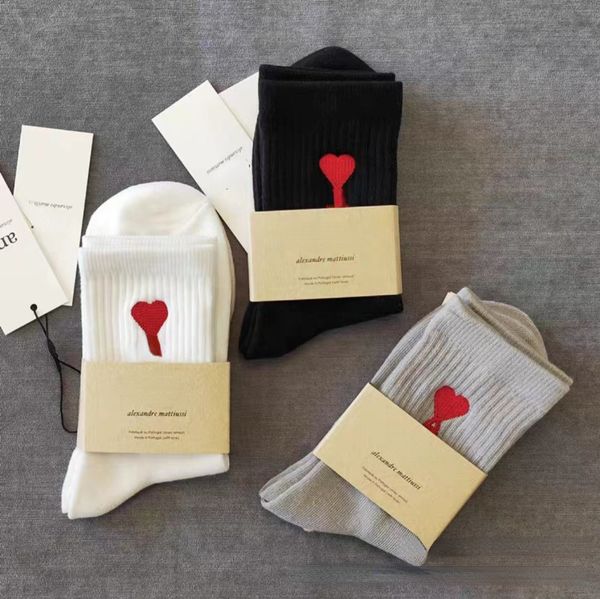 Meias de designer femininas amor-coração bordado tornozelo meias simples puro algodão meias masculinas