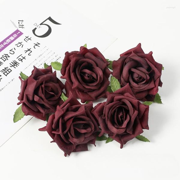 Fiori decorativi 20 pezzi 8 cm artificiale testa di rosa rossa scura decorazione tabella di marcia per matrimoni parete rosa fiore di seta fatto a mano fai da te