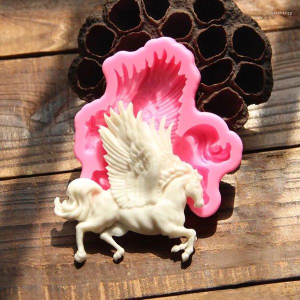 Stampi da forno Yueyue Sugarcraft 1 pz Flying Horse Stampo in silicone Strumenti per decorare torte fondenti Gumpaste al cioccolato