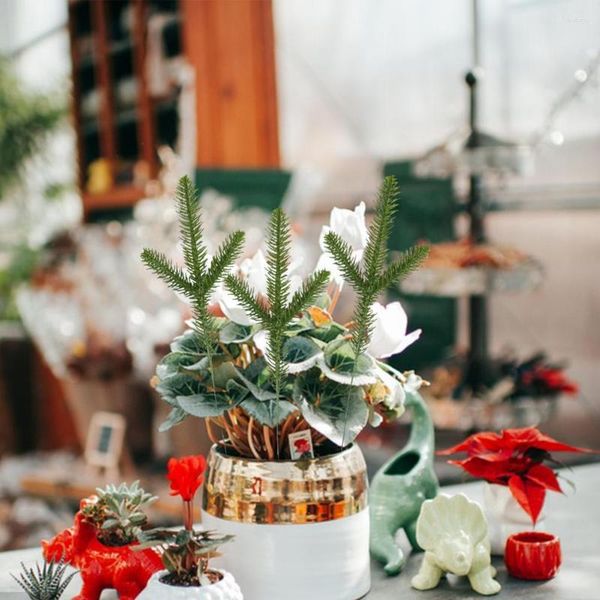 Dekoratif çiçekler güzel sahte çam şubesi gerçekçi yapay dallar 30 adet DIY Noel Çelenkleri İçin Yeniden Kullanılabilir Yeşil Bitkiler