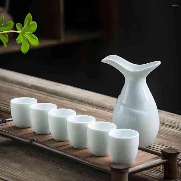 Frascos de cadera, juego de vino de cerámica, celadón chino, separador para el hogar, vasos de recipiente para Sake amarillo blanco antiguo de imitación