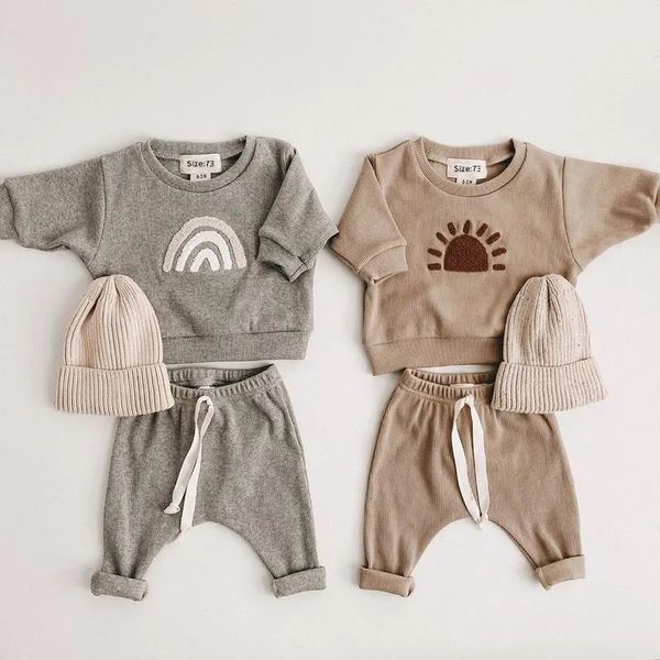 Rompers moda çocuk kıyafetleri Seti Toddler erkek bebek kız desen rahat üstler çocuk gevşek pantolon 2 adet erkek bebek tasarımcı giyim kıyafeti 230928