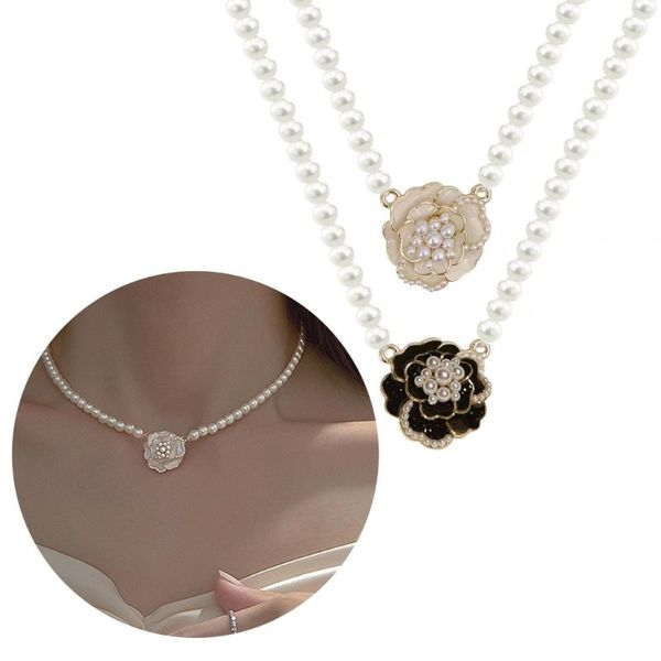 Anhänger-Halsketten: Auffällige Kamelienblüten-Perlen-Halskette für Damen, modische Halskette mit Kragenkette für modebewusste Menschen
