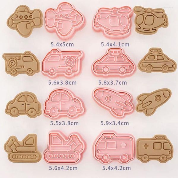 Stampi da forno 8 pezzi / set formine per biscotti a forma di auto in plastica fatti a mano in casa cartone animato 3D fai da te stampi per biscotti pressabili strumenti per la decorazione di torte di zucchero