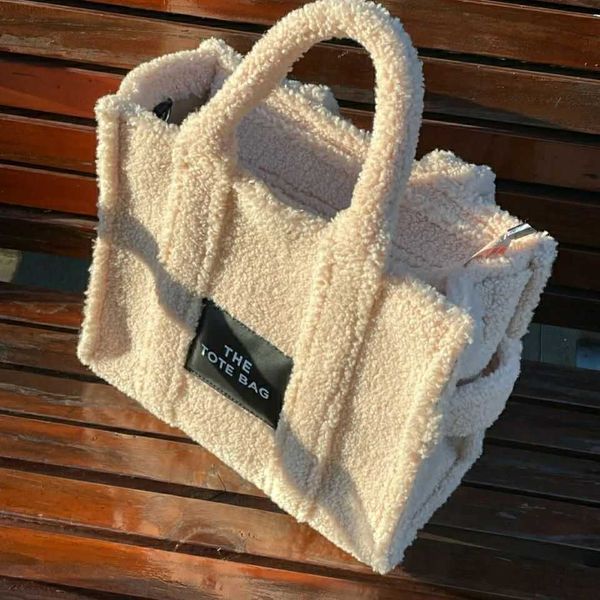 Borse a tracolla firmate da donna in peluche di marca Borse a tracolla in lana d'agnello invernali in pelliccia sintetica per borse Borsa shopper Nuovo 230103