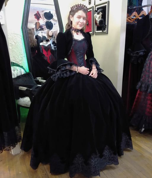 Abiti da sposa vintage vittoriani neri gotici con abito da ballo con svasatura in velluto giacca a maniche lunghe applique in pizzo due pezzi lunghezza del pavimento abito in maschera di Halloween