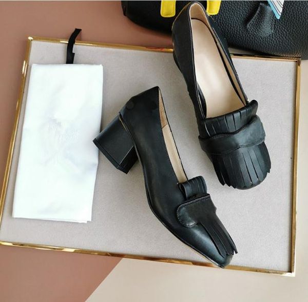 Sapatos de sapatos de saltos grossos femininos, designer clássico, mulheres confortáveis ​​femininas não deslizam Ladies trabalham sapatos de couro branco preto 34-40