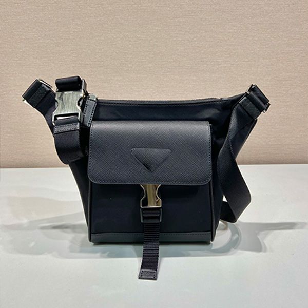 Herren-Nylon-Hüfttasche, Umhängetasche, Brusttasche, modische Umhängetasche, Motorradtasche, schwarzes Leder, Triangle Oblique Satchel, Logo, Schultertasche, Messenger-Geldbörse