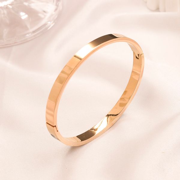 Pulseira de pulseira de bracelete de ouro de ouro luxuy europeu e americana marca de moda rosa jovem estilos clássico estilo de Natal Presentes para mulheres Paty AA