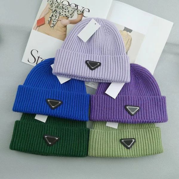 Novos bonés de designer de luxo chapéu de inverno gorro masculino triângulo invertido chapéus de lã para crianças bonito e simples ins melão coringa bonés de malha quente boné de caveira para mulheres
