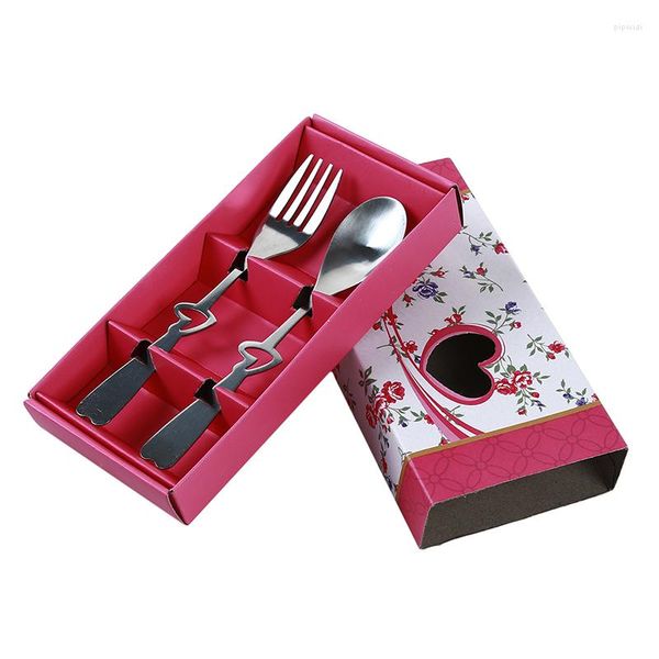 Conjuntos de utensílios de jantar 2pcs/conjunto Hollow Hollow Out Heart em forma de aço inoxidável colher de aço conjunto de mesa de mesa romântica para festas de casamento romântico jantar de presente