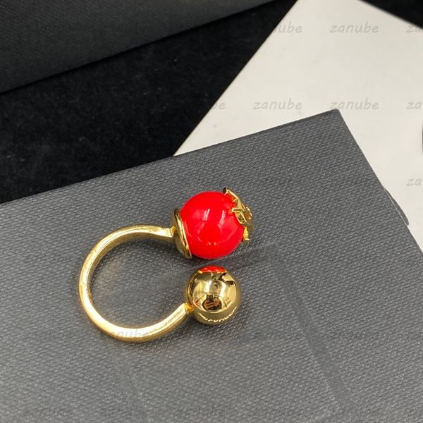 Luxo Red Pearl Golden Loop Designer de jóias de jóias de moda Letters de ouro adoram brincos vermelhos anéis de bola vermelha feminino presente de brinco y com caixa