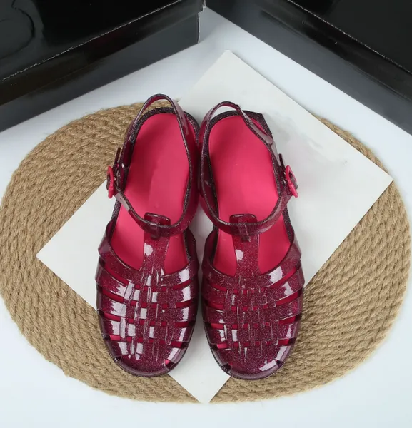 Mulheres sandálias clássicas de borracha chinelos de geléia de praia sapatos casuais planos alfabetes rosa Candy Green Colors Outdoor Roman Shoes