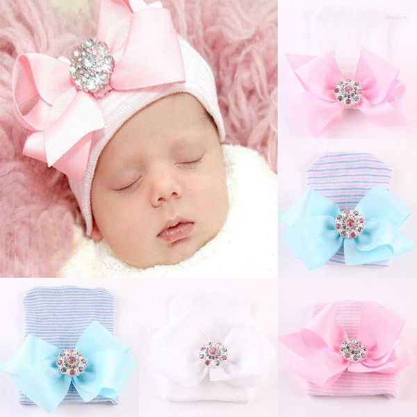 Cappelli Born Baby Girls Bowknot Berretti carini Neonato Bambino lavorato a maglia Winter Girl Beanie Blu Bianco Rosa