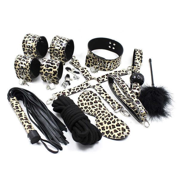 Articoli di bellezza Giocattoli sexy in pelle per giochi per adulti Kit erotici BDSM Bondage Manette Frusta Gag SM Strumenti BDSM Morsetti per capezzoli