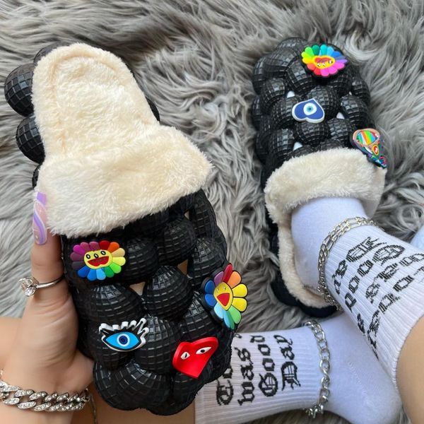 Pantofole Inverno Fluffy Bubble Pantofola Sandali Donna Peluche Unisex Caldo Furry Casa Scivoli Designer Carino Massaggio Con Charms