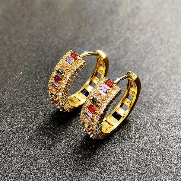 Brincos de argola Design Design European e American Fashion Nicho Color Zircon Coloque de orelha de bronze Ring simples de ouro.