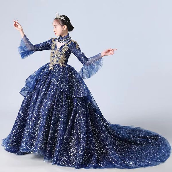 2023 Goldblaue Blumenmädchenkleider Jewel Neck Ballkleid Spitze Applikationen Perlen lange Ärmel Kinder Mädchen Pageant Kleid Sweep Zug Geburtstagskleider