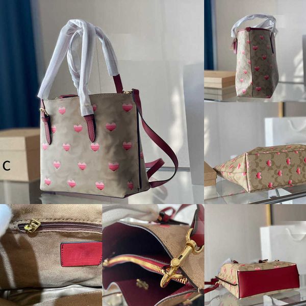Новые сумки Coabag Womens Tote Bag Женщина дизайнерская сумка кожаная сумочка Love Heart Pattern Shopper Сумки Crossbody Swork 221019