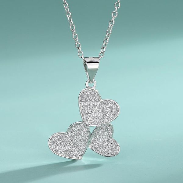 Catene S925 Argento sterling Collana da donna Collana d'amore a forma di cuore Tre cuori di pesca Ciondolo gioielli Semplicità della moda