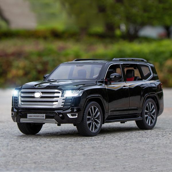 Diecast Model Car 1 24 Land Cruiser LC300 SUV Auto modella auto Diecast Casting Metal Light Auto per bambini giocattoli per veicoli 230111