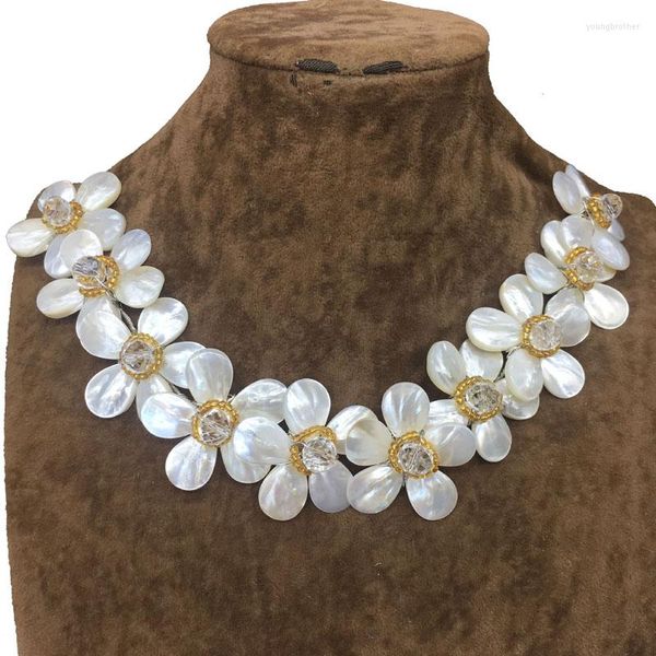 Collana con dichiarazione girocollo Gioielli fatti a mano in cristallo di conchiglia bianca personalizzata