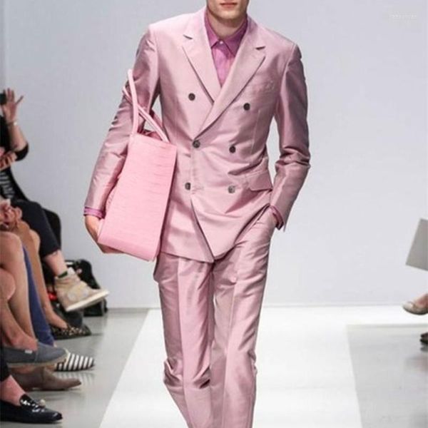 Abiti da uomo Pink Party 2023 Smoking da sposa doppio petto su misura per uomo Celebrity Carpet (giacca, pantaloni e cravatta)