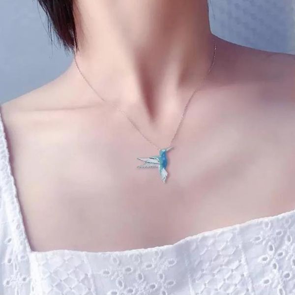2023 Подвесные ожерелья 1pc Уникальный стиль мода синий колибри птичий колье для девочек -женских украшений летний еврейский подарок