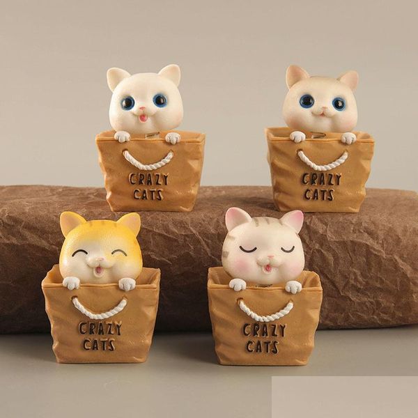 Oggetti decorativi Figurine 4 Fruttilo Cat Cat Model Modello Cartoon Carino Kitten Bambola Ornamenti per auto Droping Delivery Home Garde Dh0pz