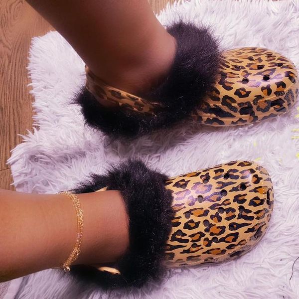 Sandalen Sexy Leopard Pelz Frauen Loch Garten Schuhe mit Pelz Socke 2023 Winter Warme Weibliche Slip On
