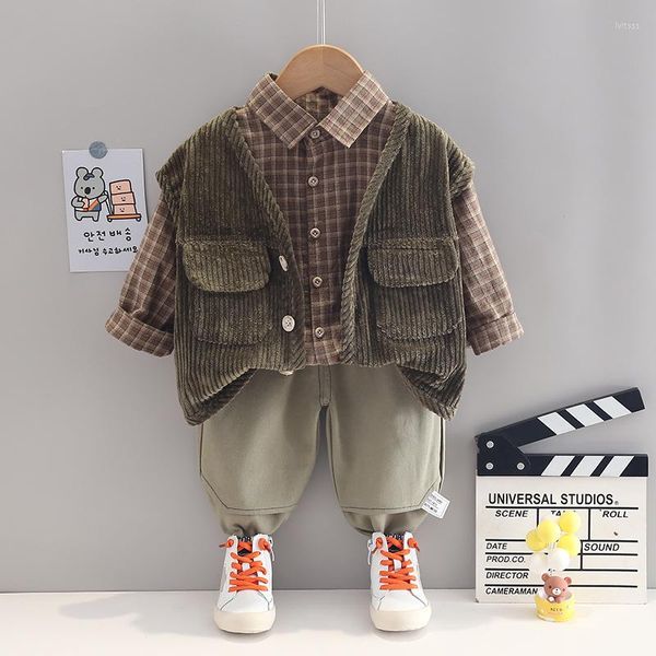 Kleidung Sets 3 stücke Frühling Und Herbst Jungen Einfarbig Cord Weste Plaid Langarm Revers Hemd Tops Baby Kleidung casual Hosen Set