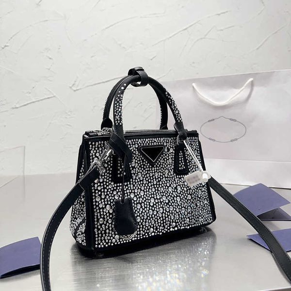 Borsa da sera di design con superficie diamantata Borsa da donna di lusso elegante Borsa a tracolla di qualità moda Borse per la spesa di marca di grande capacità 230427