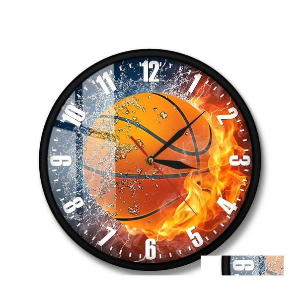 Orologi da parete Regalo sportivo per sportivi Decorazioni per la casa Ragazzi Camera da letto Orologio senza cornice Metà in acqua Fuoco Pallacanestro Silenzioso Drop Consegna Garde Dhefz