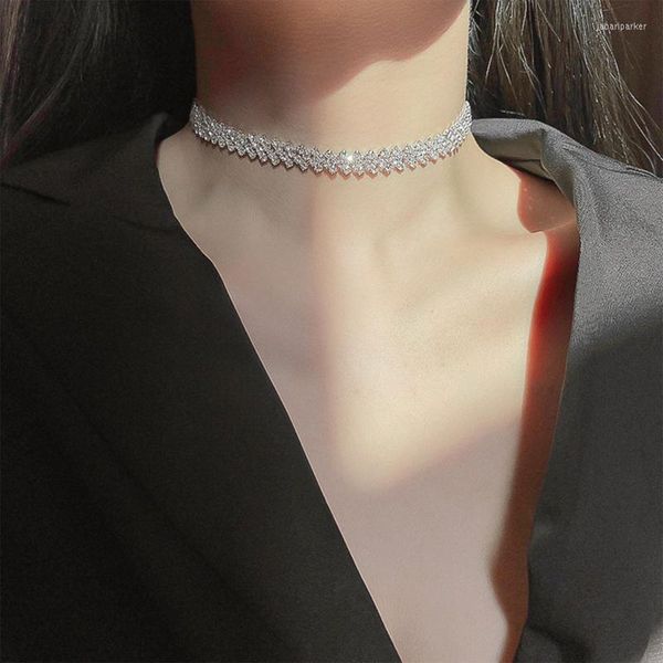 Girocollo Temperamento giapponese e coreano Semplice collana di diamanti piena Personalità della moda femminile Catena della clavicola di lusso leggera