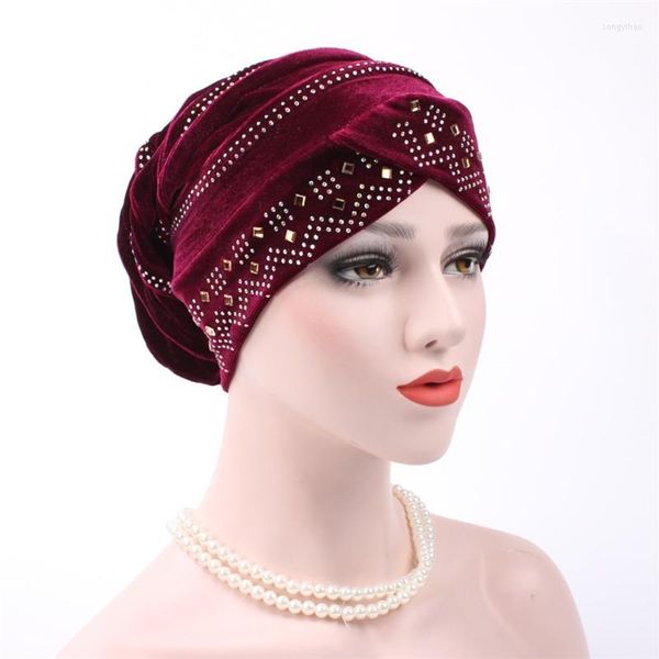 Abbigliamento etnico Hijab interno in velluto dorato Tappi turbante musulmano per donne con trapano Testa avvolgente islamica Turbante pronto da indossare Hijab Bonnet