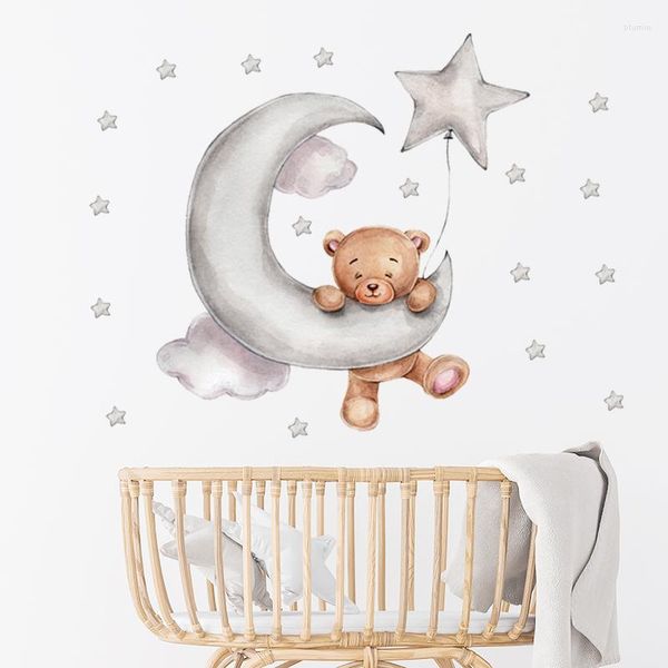 Adesivi murali Adorabile orso bruno appeso alla luna Giocare a Star Air Balloon Nursery Decalcomanie per la decorazione domestica della camera dei bambini