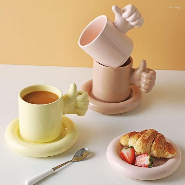 Чашки блюдцы творческий персонализированный ручная ручная ручка смешная керамическая кофейная чашка с блюдкой блюдо милый молочный чайный посуда уникальный подарок для нее