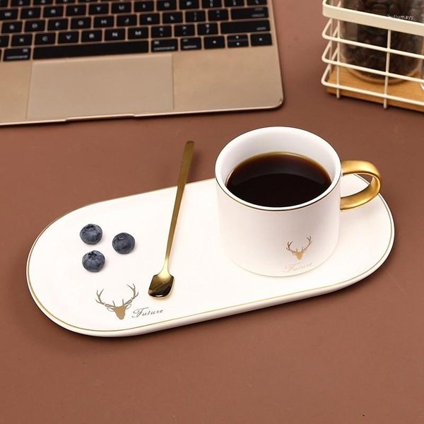 Tazze Piattini 250ml Caffè di lusso leggero in stile europeo Tazza di ceramica creativa Tazza da tè in porcellana per uso domestico Tazza da tè per la colazione Tazze da latte