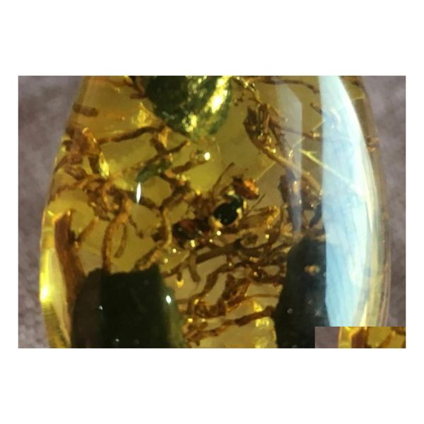Подвесные ожерелья Сертифицированные бирмитные меловые супер цветочные насекомые Amber BeeSwax M Подвесной кулон
