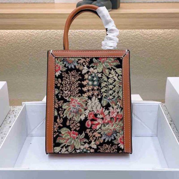 Totes Mini Flor Bordado Balde Mulheres Bolsa Quadrada Bolsa de ombro Designer de couro Luxury Crossbody feminino 220413