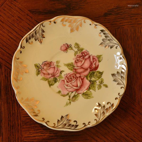 Piatti Golden Stroke Rose Flower Piatto decorativo in ceramica American Classic Paint Tazze con vassoio Afternoon Tea Stoviglie Decorazione domestica