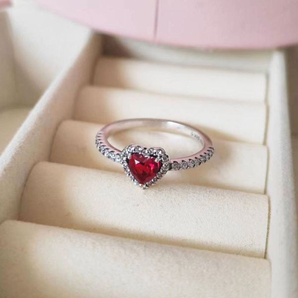 925 Sterling Silver Sparkling Ruby Red Elevated Heart Solitaire Ring Fit Pandora Bijoux Fiançailles Amoureux De Mariage Bague De Mode