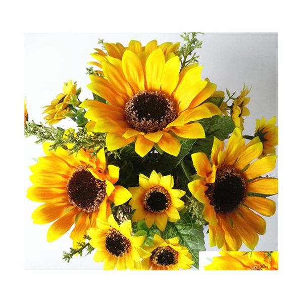 Ghirlande di fiori decorativi 13 teste di girasole di seta gialla artificiale 7 rami di bouquet per l'home office party garden El Wedding Deco Dhnxt