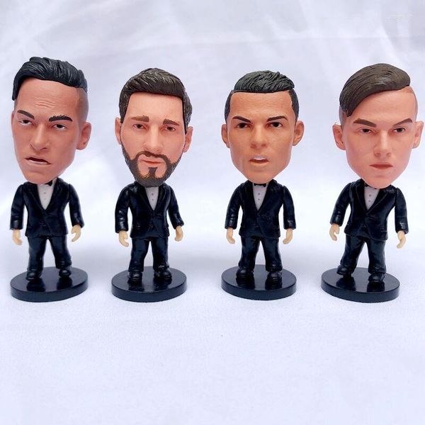 Figurine decorative Cool Soccer Star Abbigliamento da lavoro Figure Abito nero Giocatore di football Bambole di attività 6,5 cm Fan per bambini Regali souvenir Casa