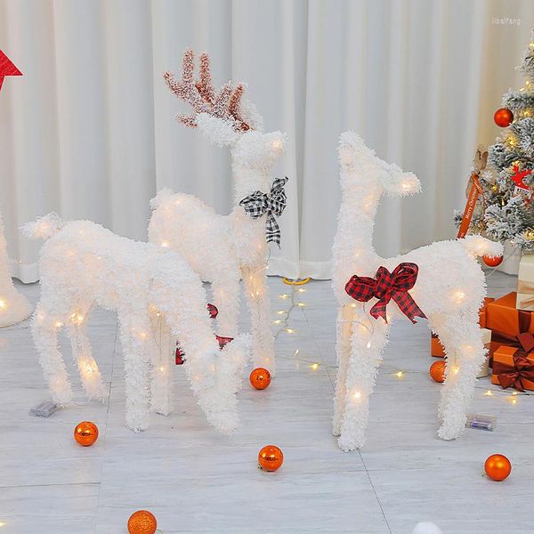 Decorações de Natal Luz de lâmpada quente 3 Ornamentos brilhantes de cervos decoração de cena da decoração de abertura da loja
