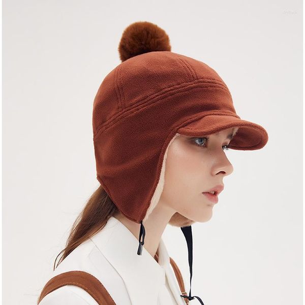 Berets Winter Bomber Hüte mit Ohrenklappen 2023 Womens Cap Nette Pompom Russische Hut Für Frau Plüsch Flauschige Kappen Weiblich